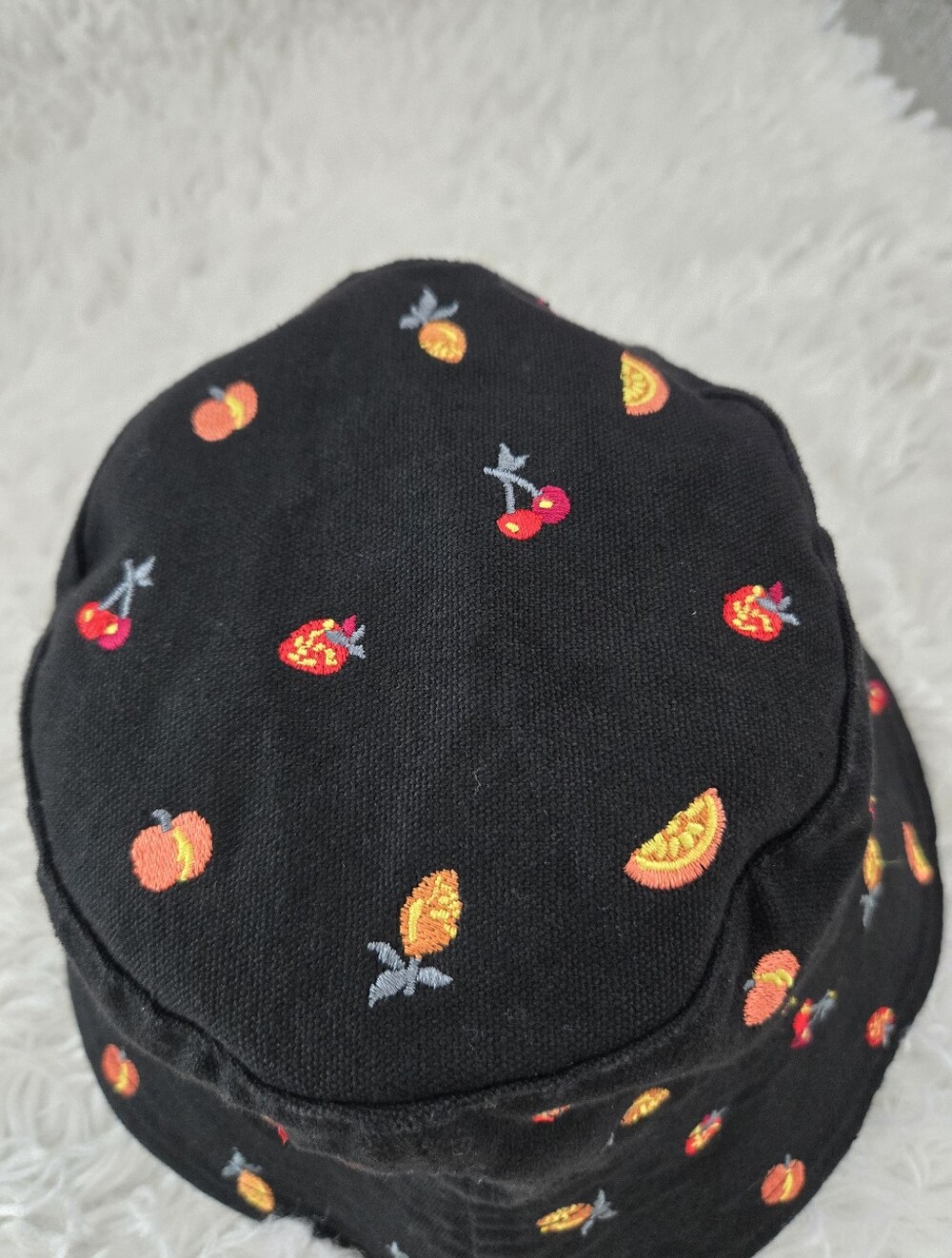 Urban Outfitters 100% cotton canvas Fruit Embroidered Black Bucket Hat. One Size - Picture 4 of 6